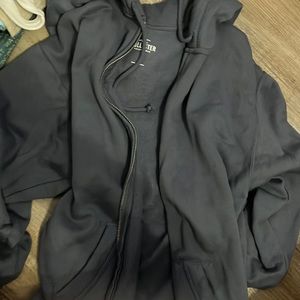 hollister zip up size small